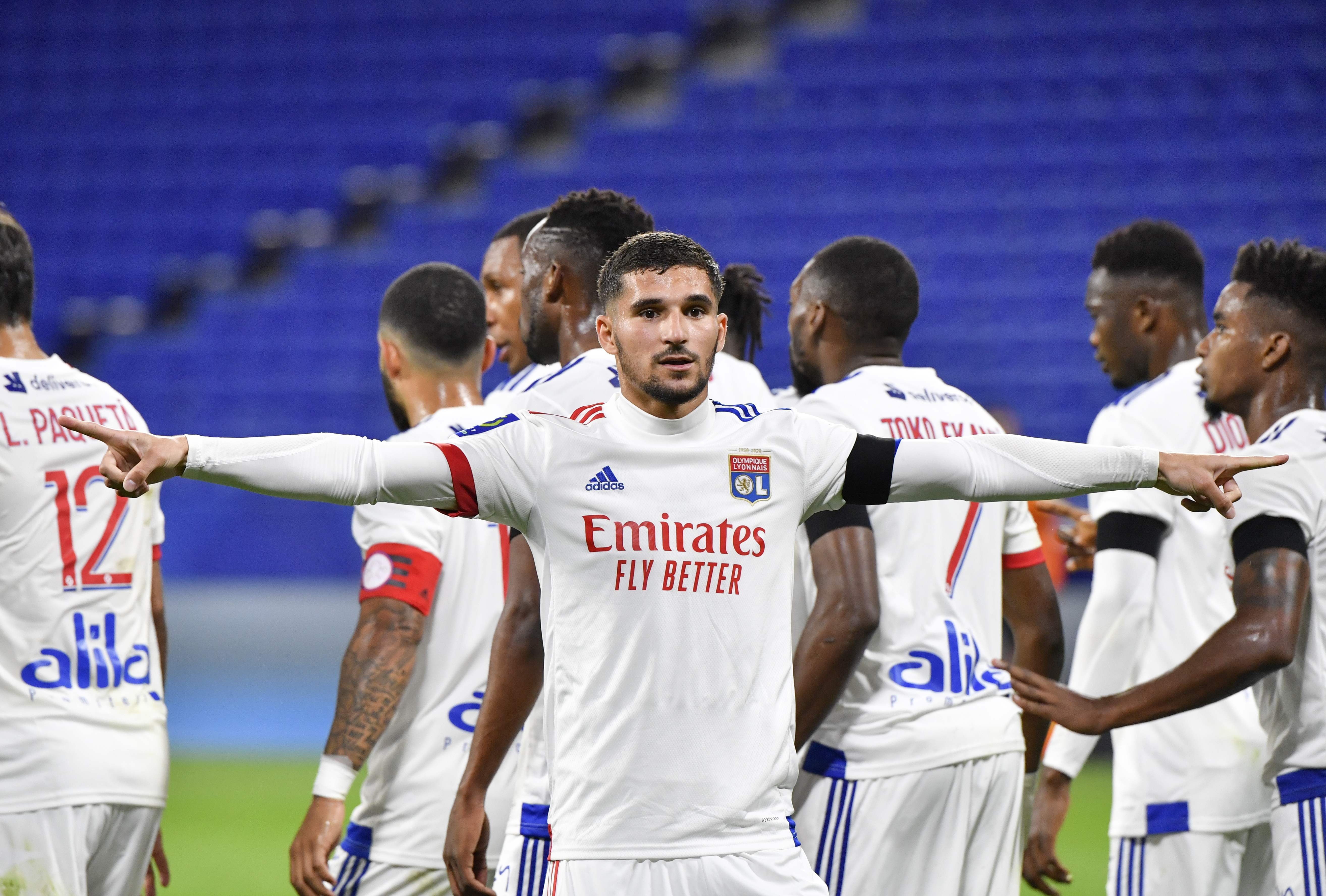 训练课后法甲焦点战；曼联完成防线松动；底气十足；资深球员宣示担当的简单介绍