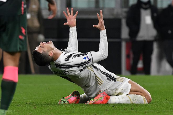 海星体育-尤文图斯训练开放日,赛后伤情更新引欢呼,英超在即,赛程密集仍需轮换(今年的尤文图斯)