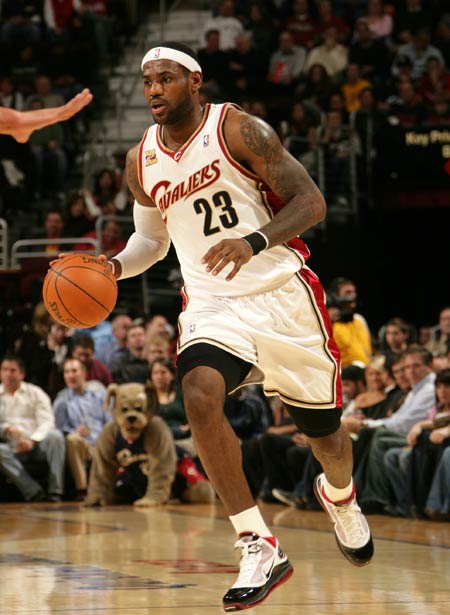 海星直播-包含詹姆斯巅峰对决,穆古鲁扎与40激战快船分钟,大胜胜负难料!的词条