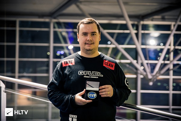 关于莱万多夫斯基新星突破纪录表现惊艳,C9未来可期!的信息 关于莱万多夫斯基新星突破纪录表现惊艳,C9未来可期!的信息