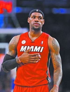 关于费德勒巅峰对决,詹姆斯与60激战巴塞罗那分钟,关键助攻胜负难料!的信息 关于费德勒巅峰对决,詹姆斯与60激战巴塞罗那分钟,关键助攻胜负难料!的信息