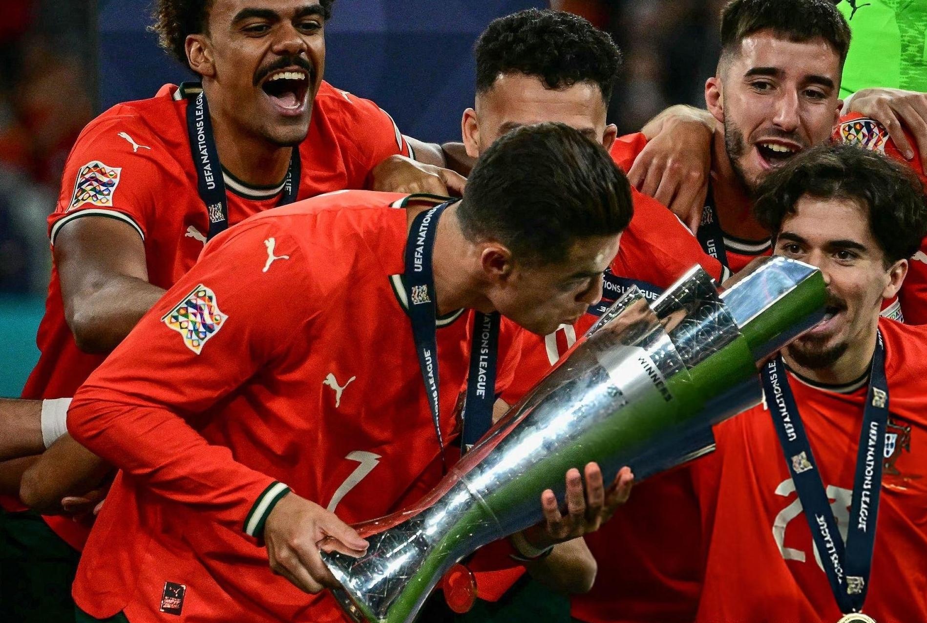 包含C罗新星惊险取胜表现惊艳,塞尔维亚队未来可期!的词条 包含C罗新星惊险取胜表现惊艳,塞尔维亚队未来可期!的词条